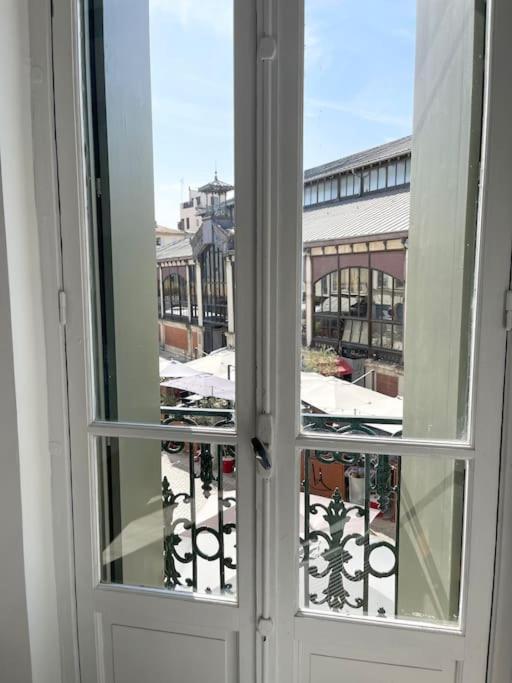 Vue Sur La Place Des Halles, Art Apparts Béziers Eksteriør billede