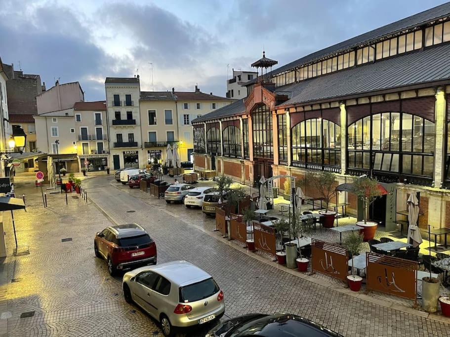 Vue Sur La Place Des Halles, Art Apparts Béziers Eksteriør billede